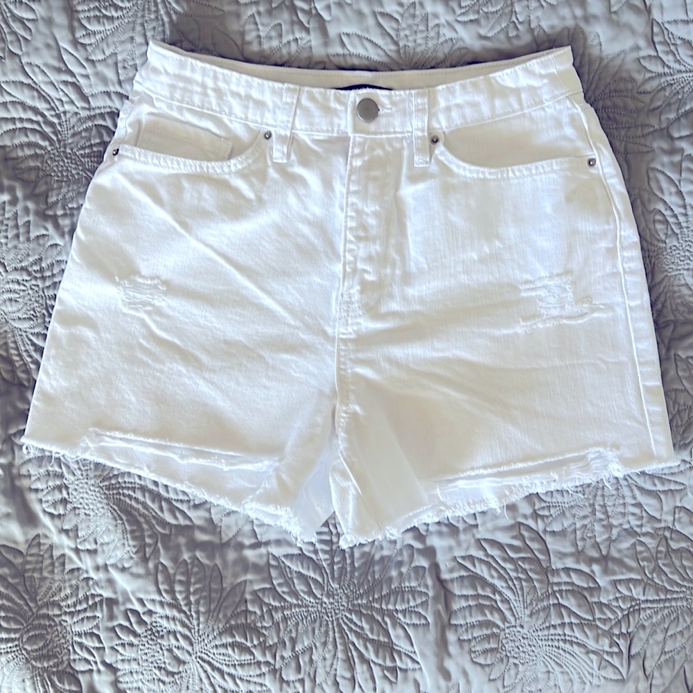 NWOT Fashion Nova White Denim Shorts Size 11